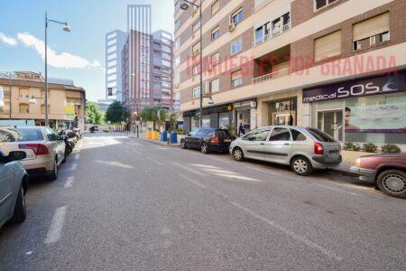 For sale of commercial in Granada
