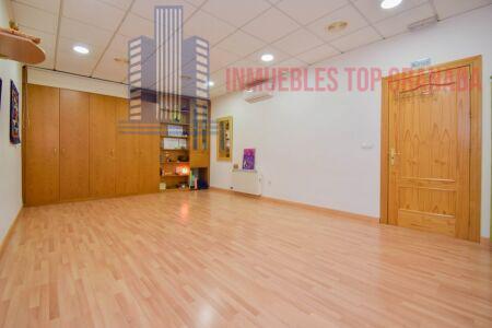For sale of commercial in Granada
