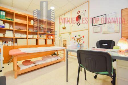 For sale of commercial in Granada