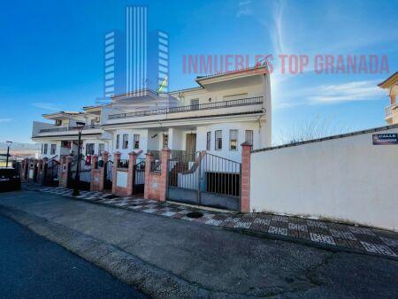 For sale of house in Illora