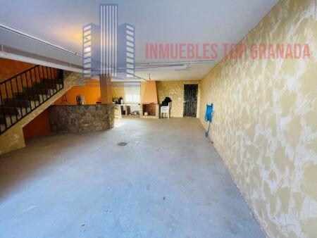 For sale of house in Illora