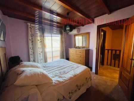 For sale of house in Illora