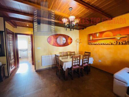 For sale of house in Illora