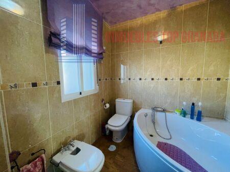 For sale of house in Illora