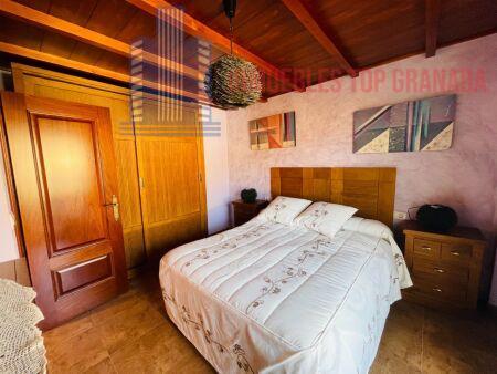 For sale of house in Illora