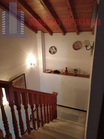 For sale of house in Lecrín