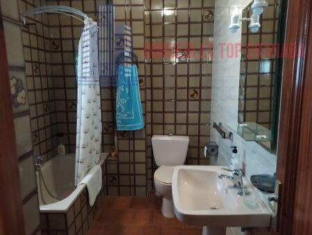 For sale of house in Lecrín