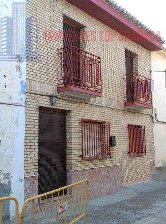 For sale of house in Lecrín