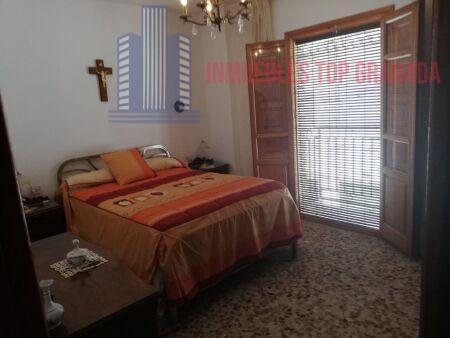 For sale of house in Lecrín