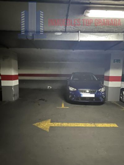 For sale of garage in Granada