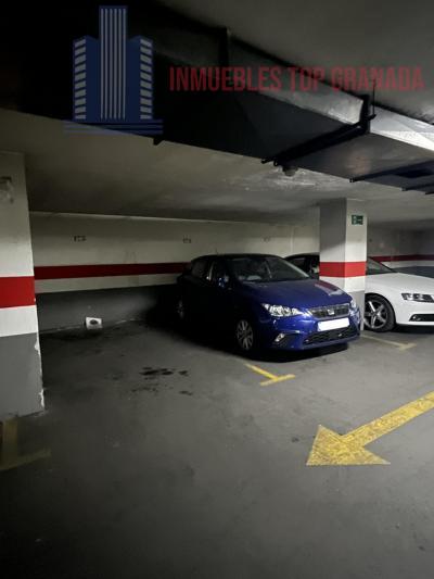 For sale of garage in Granada