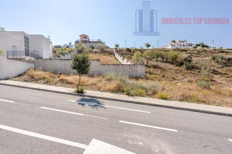 For sale of land in La Zubia