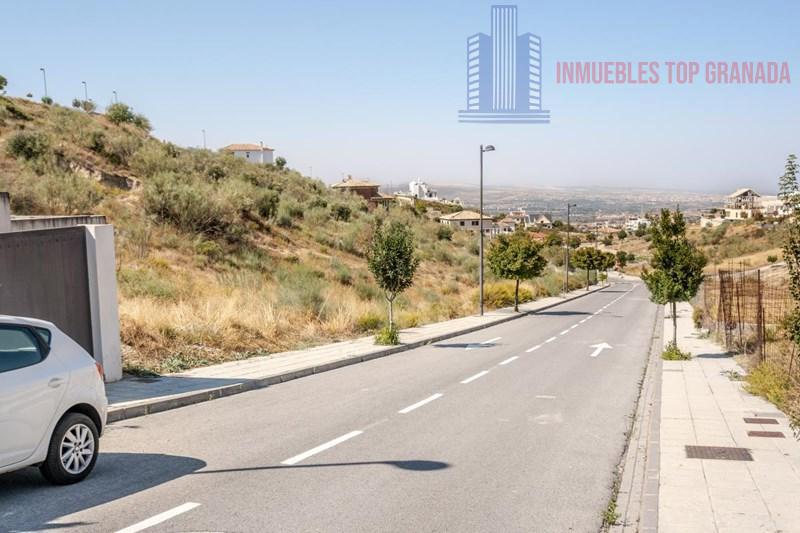 For sale of land in La Zubia