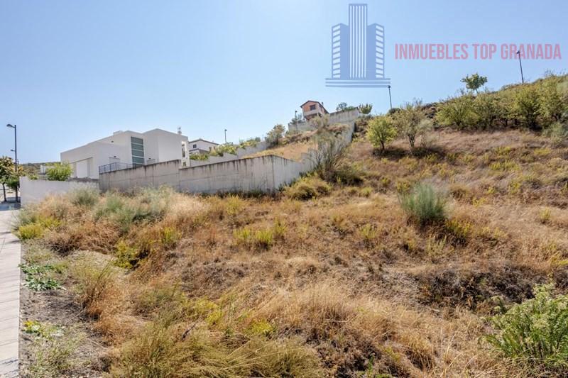 For sale of land in La Zubia