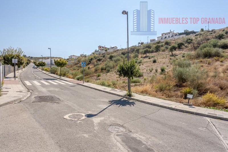 For sale of land in La Zubia