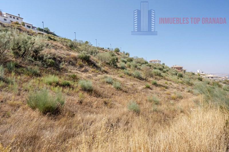 For sale of land in La Zubia
