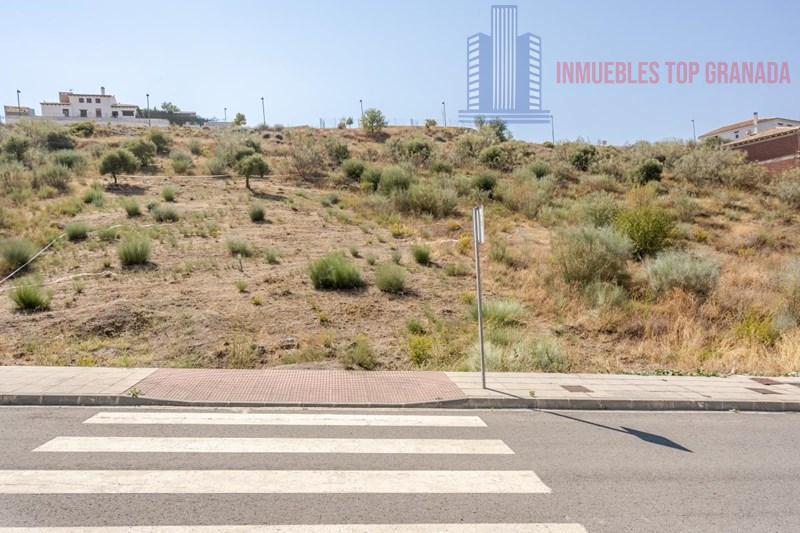 For sale of land in La Zubia