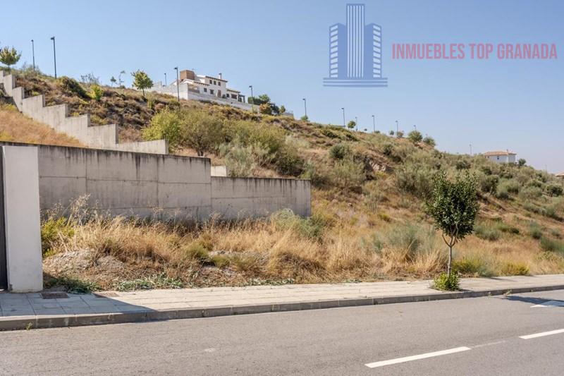 For sale of land in La Zubia