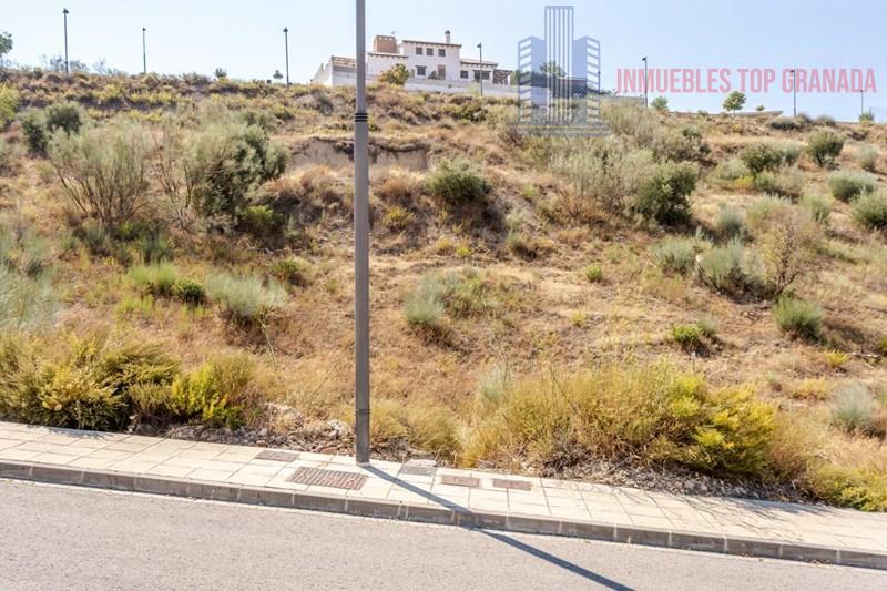 For sale of land in La Zubia