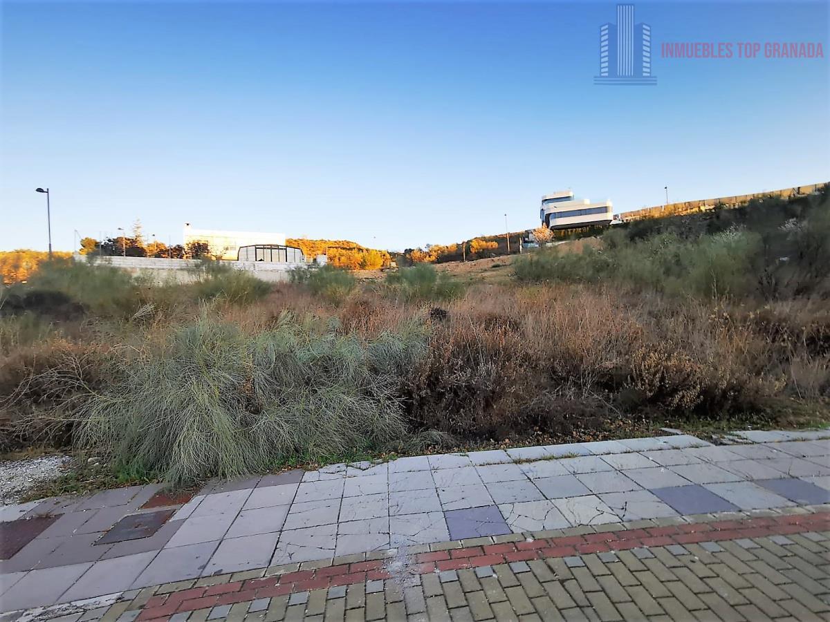 For sale of land in La Zubia