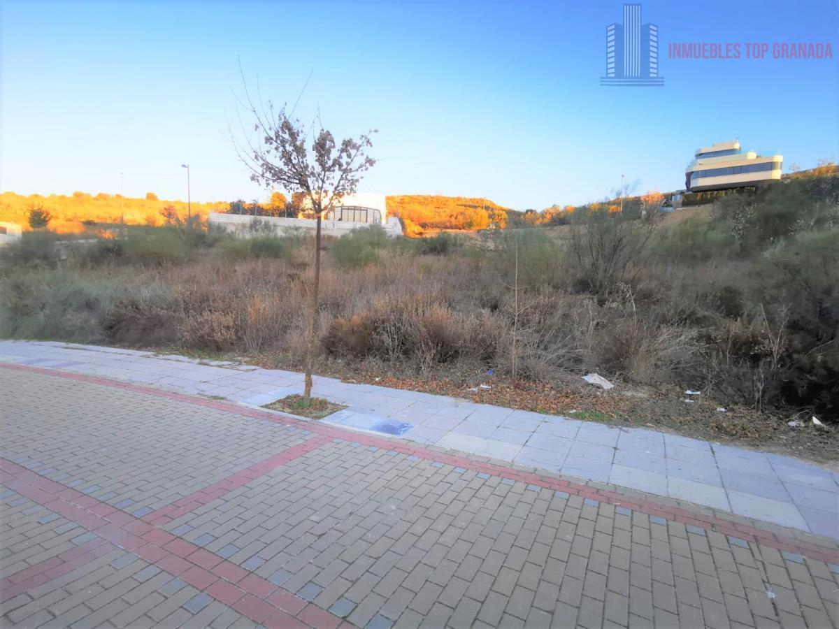 For sale of land in La Zubia
