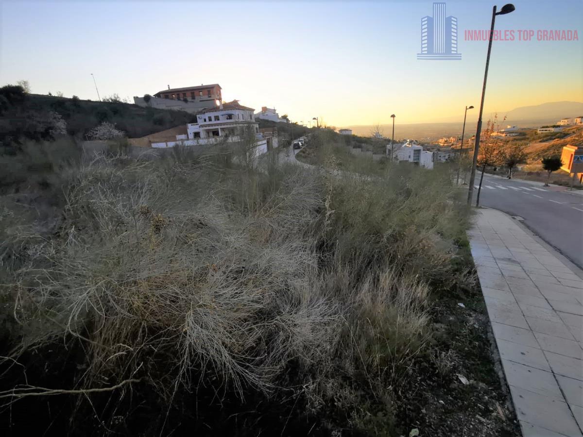 For sale of land in La Zubia
