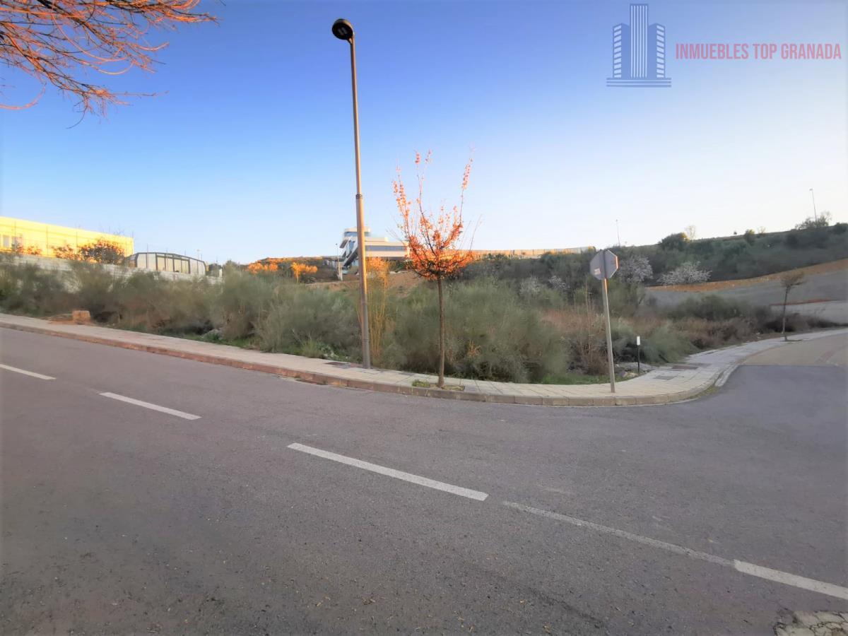 For sale of land in La Zubia