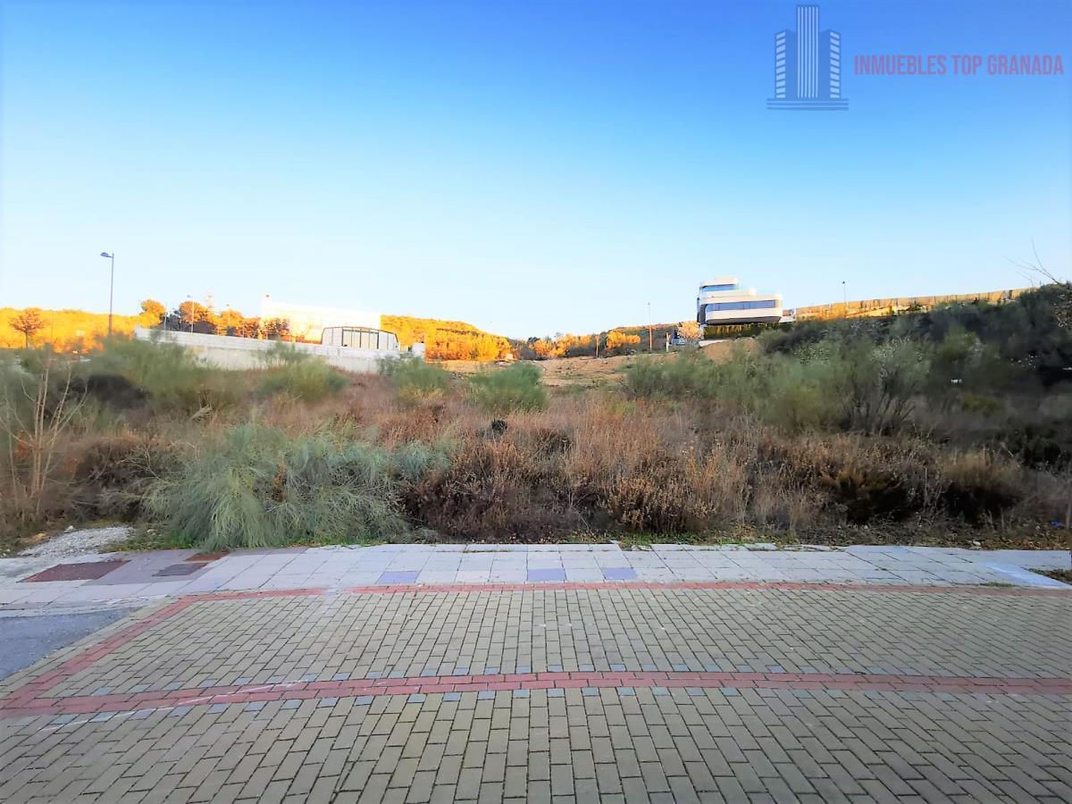 For sale of land in La Zubia