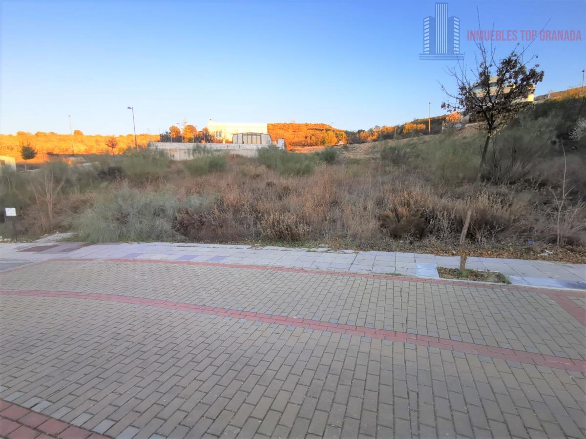 For sale of land in La Zubia