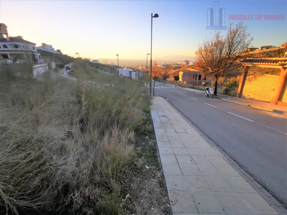 For sale of land in La Zubia