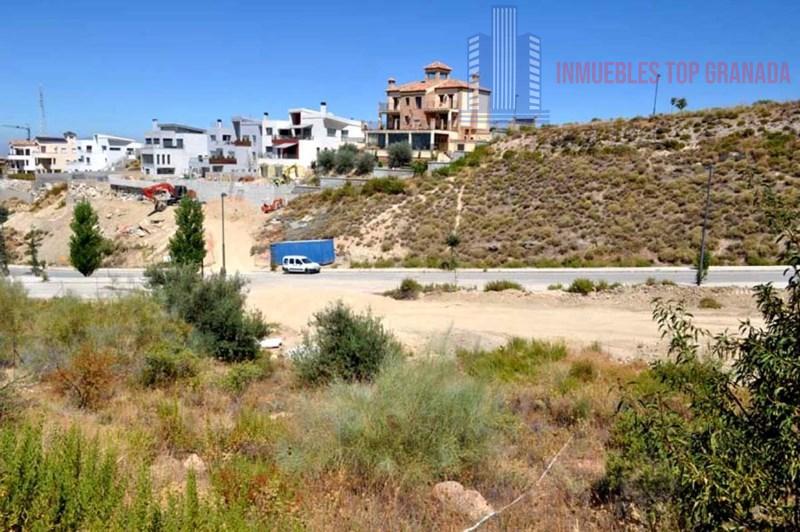 For sale of land in Padul
