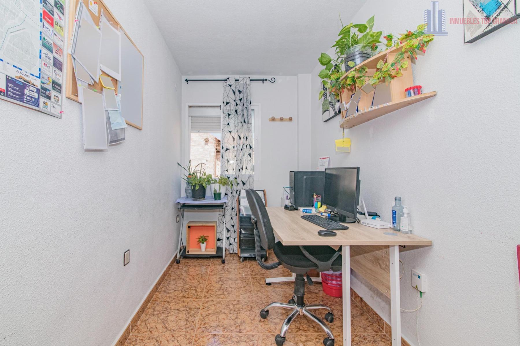 For sale of flat in Albolote