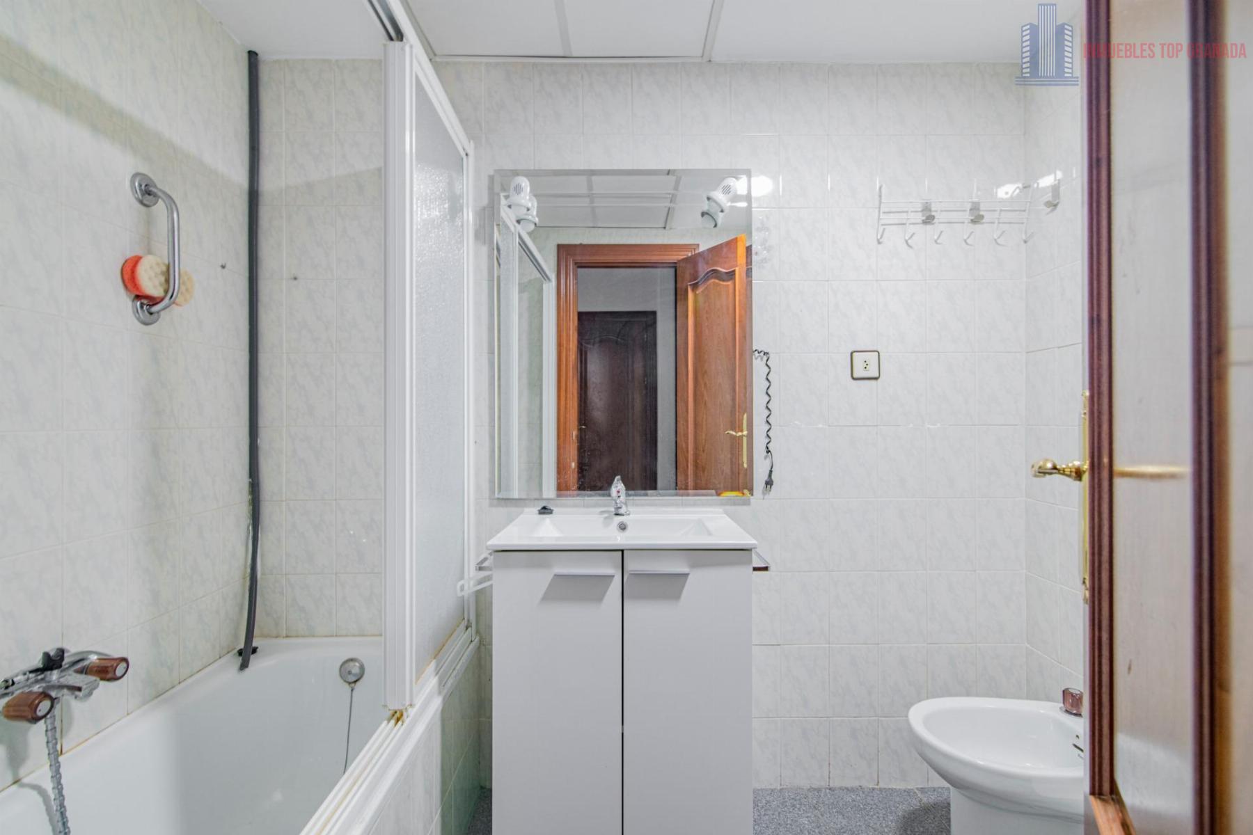 For sale of flat in Albolote