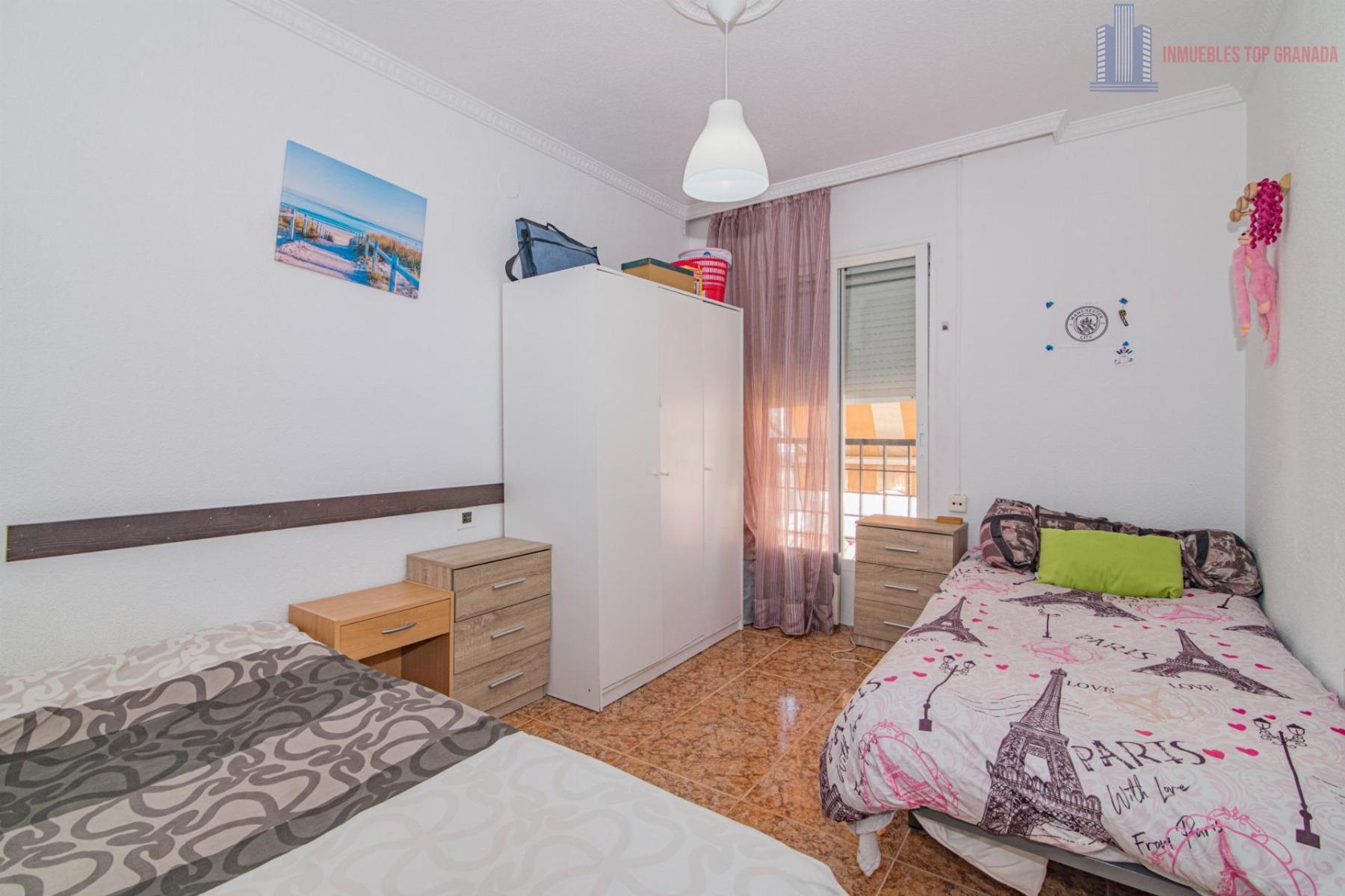 For sale of flat in Albolote