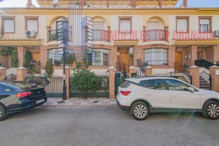 For sale of house in La Zubia