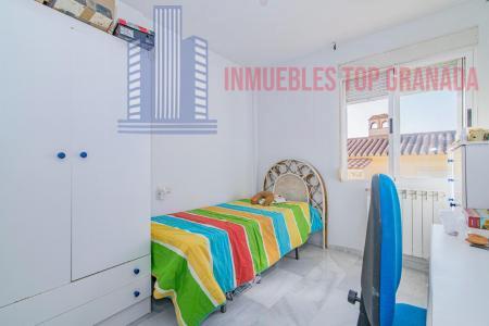 For sale of house in La Zubia