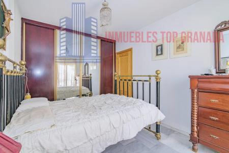 For sale of house in La Zubia