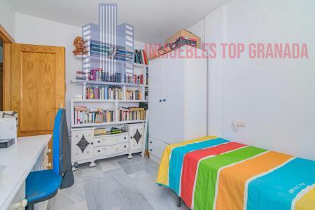For sale of house in La Zubia