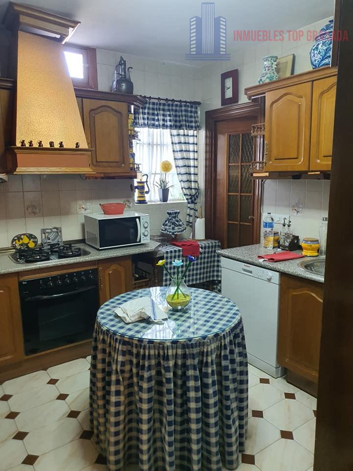 For sale of house in Colomera