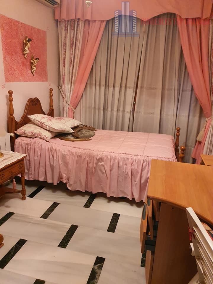 For sale of house in Colomera