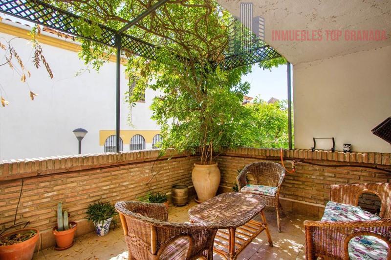 For sale of house in Granada