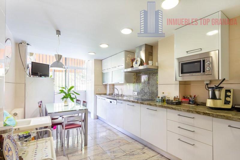 For sale of house in Granada