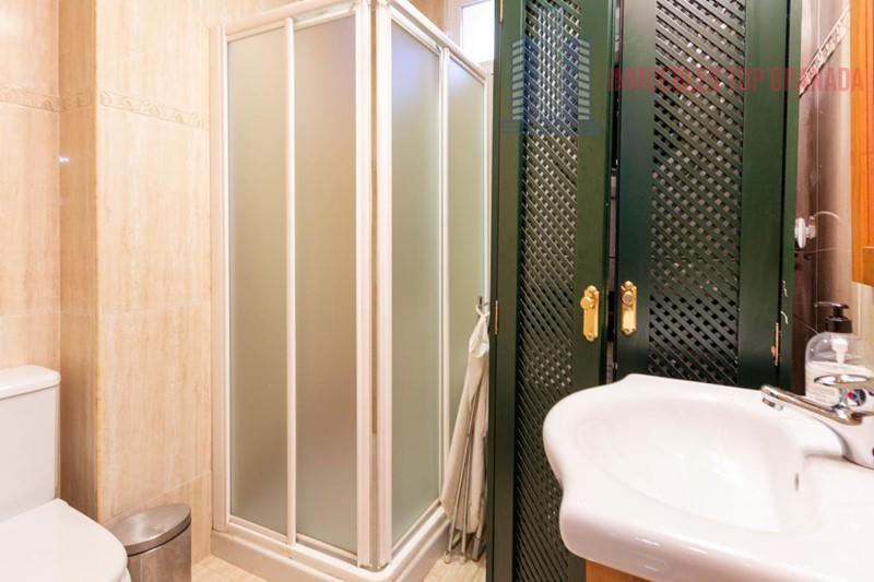 For sale of house in Granada