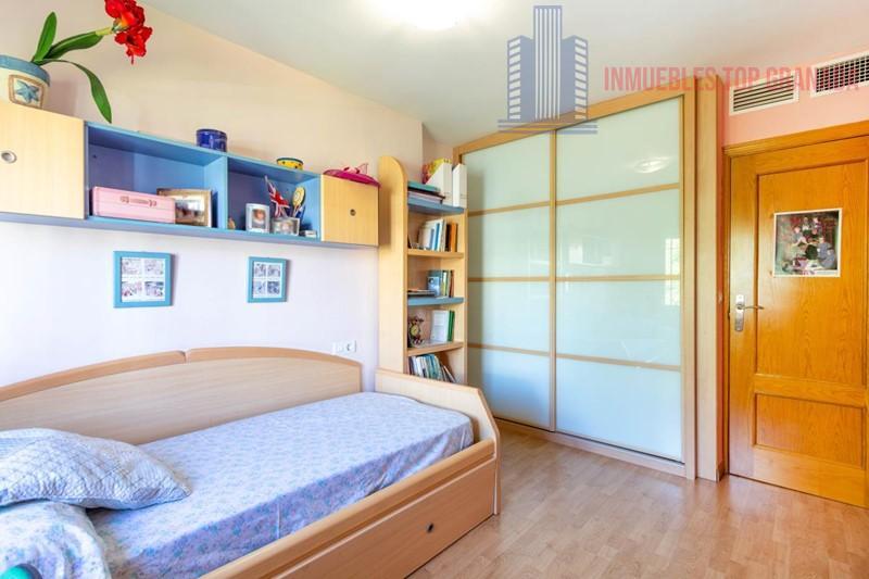For sale of house in Granada
