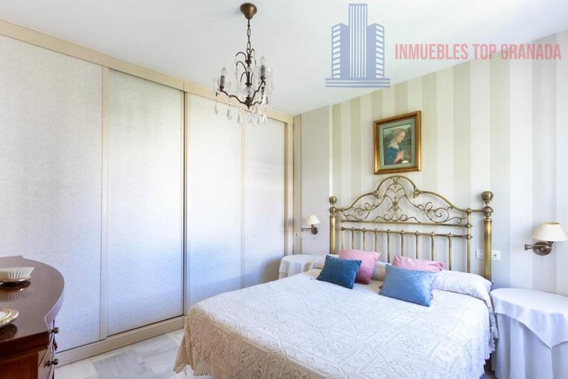 For sale of house in Granada