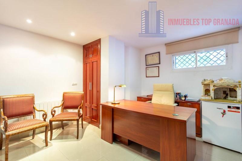 For sale of house in Granada