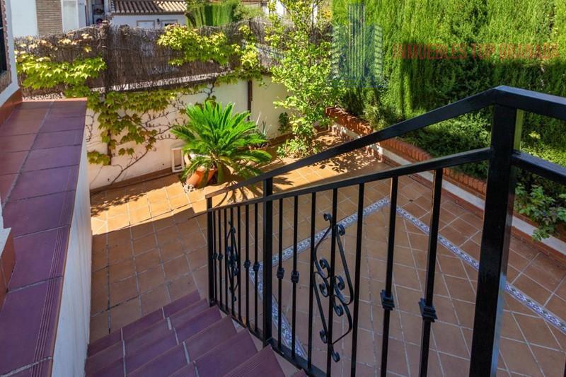 For sale of house in Granada