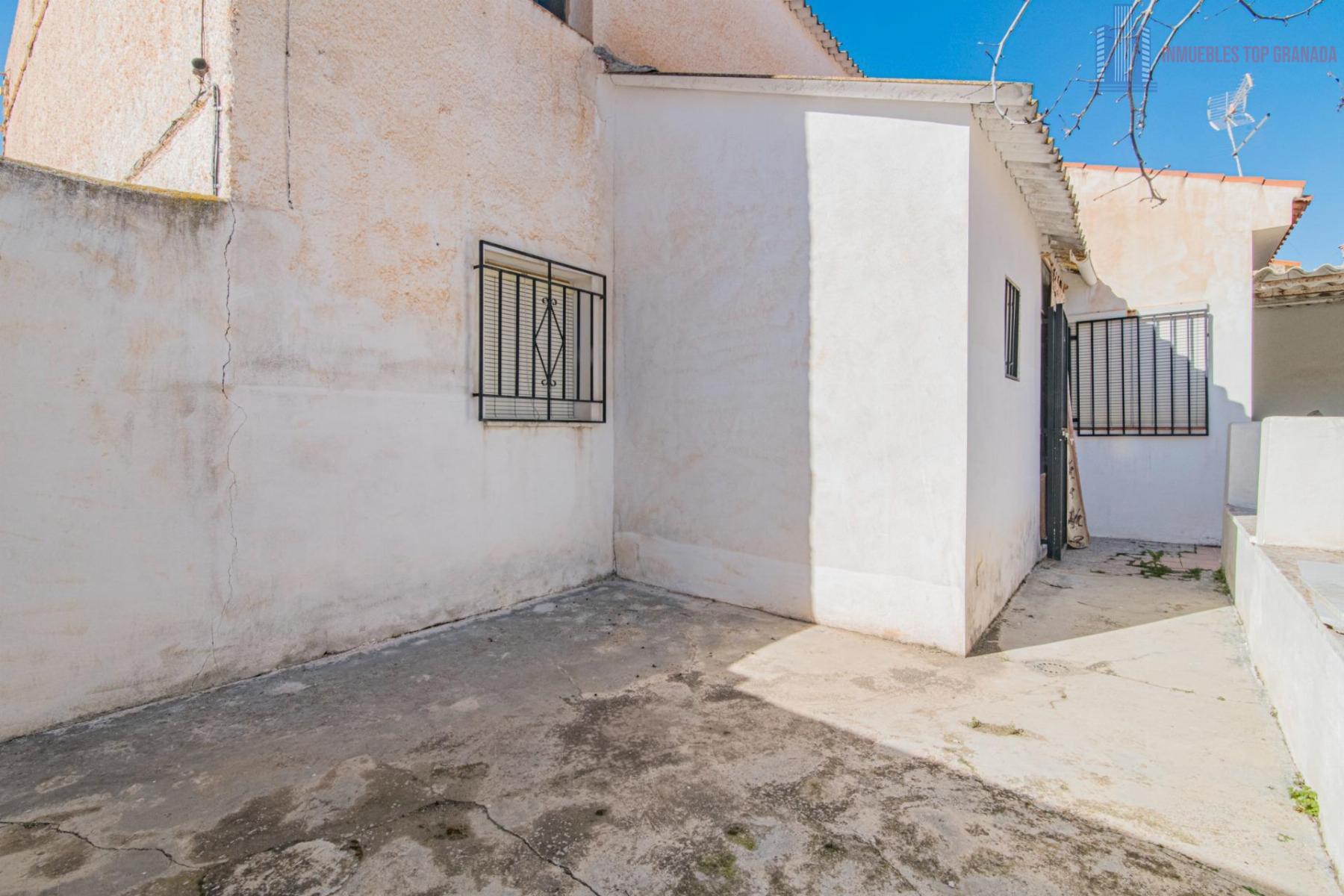 For sale of house in La Malahá