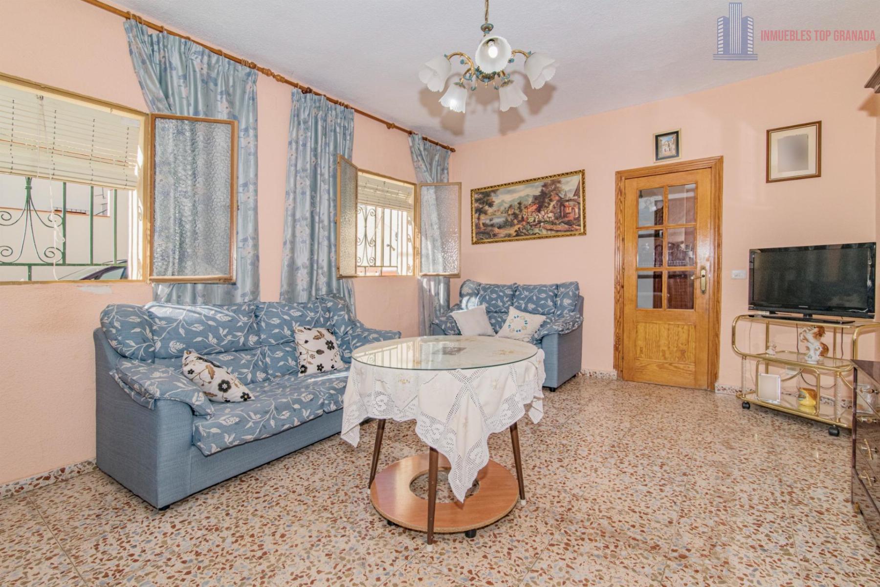 For sale of house in La Malahá