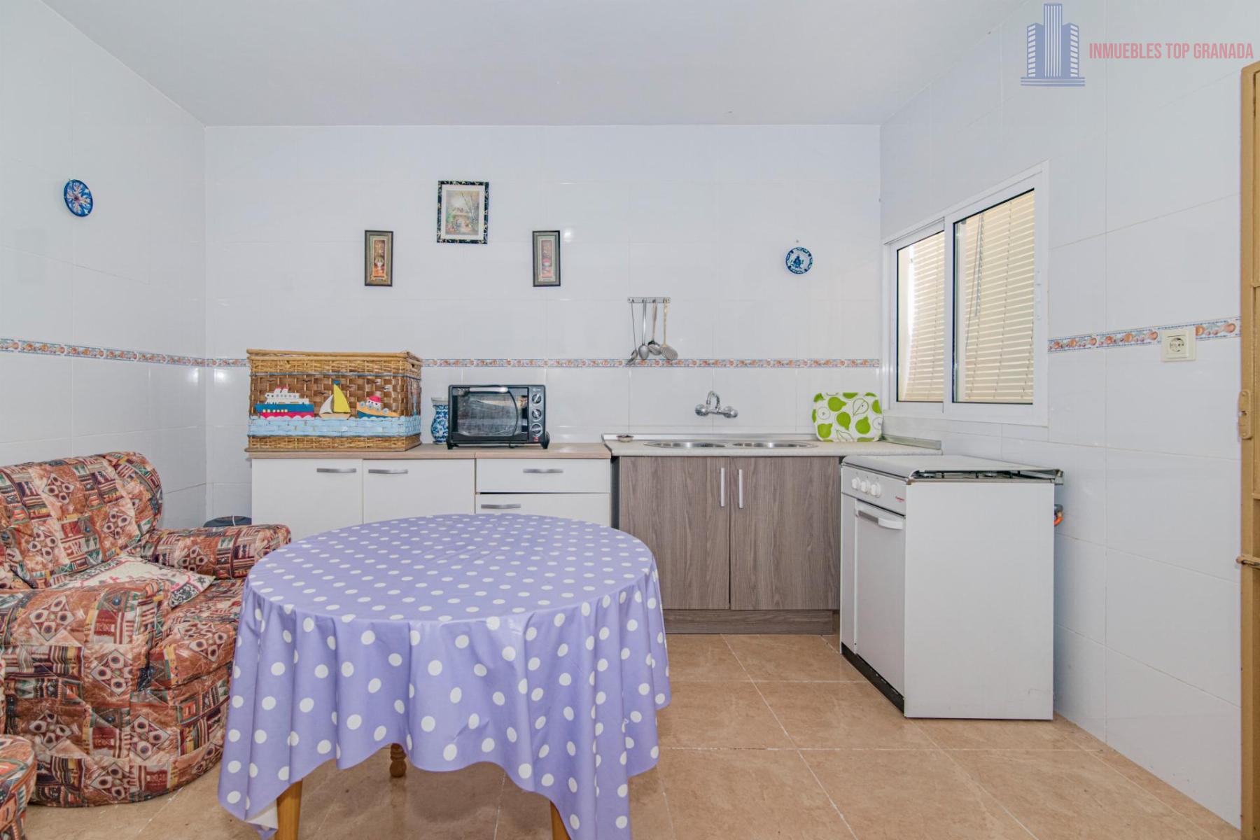 For sale of house in La Malahá